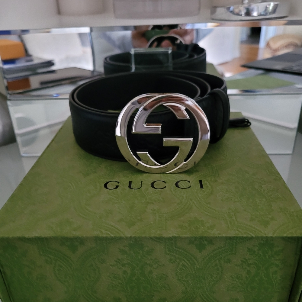 Gucci Black Belt with Silver Logo Buckle, Size 85 Made In Italy New with Tags.